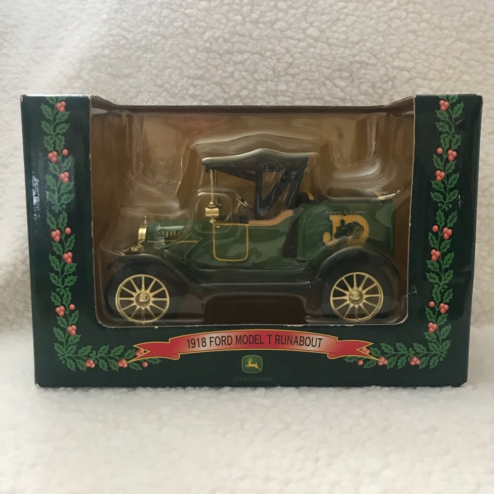 John Deere Licensed 1918 Ford Model T Run-about die-cast metal ERTL Britains